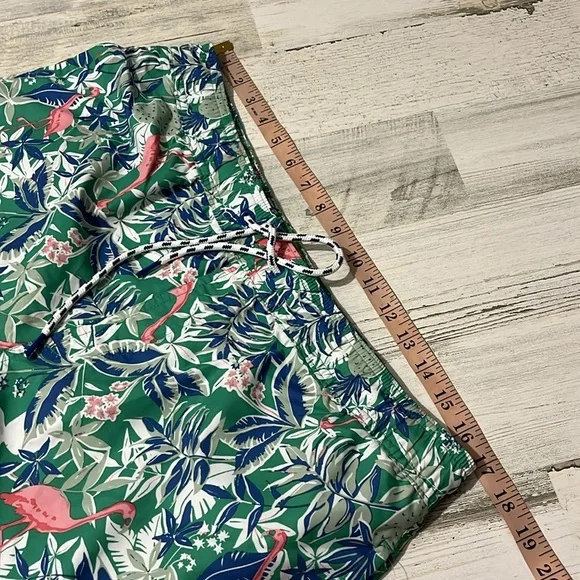 Izod Flamingo Swim Trunks Size Large NWT - Picture 9 of 11